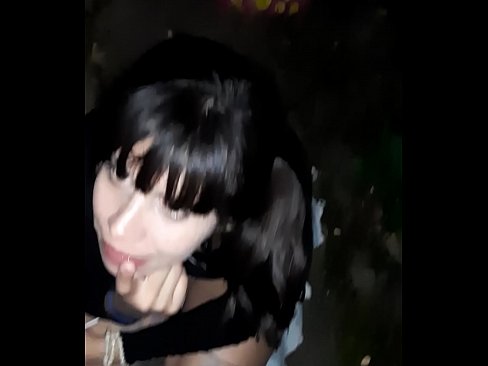 ❤️ 거리에서 사탕과 교환으로 부어오른 페니스 ️❌ 홈메이드 포르노 ko.tukifporno.ru에서